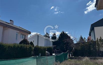 GÖLBAŞI KIREVLERİ SİTESİ'NDE NATAMAM SATILIK TRİPLEKS VİLLA