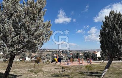 GÖLBAŞI KIREVLERİ SİTESİ'NDE NATAMAM SATILIK TRİPLEKS VİLLA