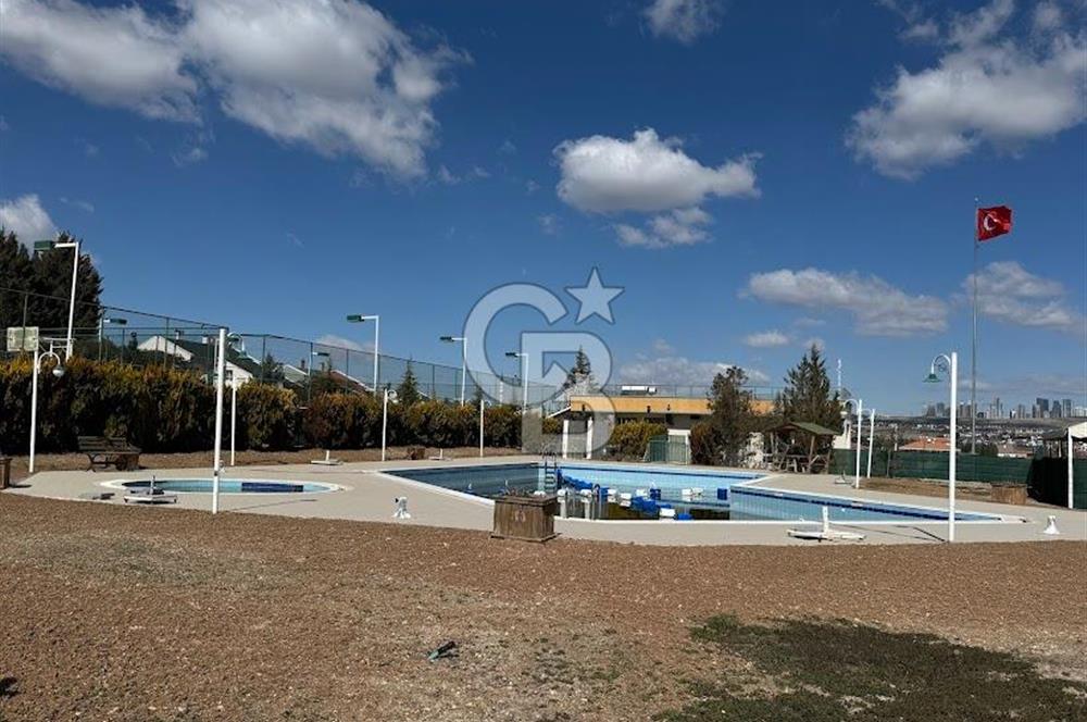 GÖLBAŞI KIREVLERİ SİTESİ'NDE NATAMAM SATILIK TRİPLEKS VİLLA