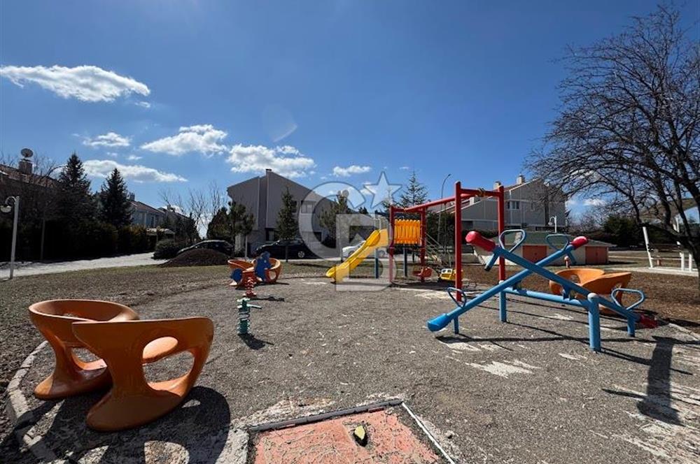 GÖLBAŞI KIREVLERİ SİTESİ'NDE NATAMAM SATILIK TRİPLEKS VİLLA