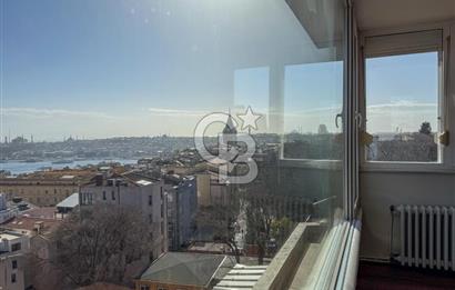 İstanbul’un Kartpostalı Bu Evin Penceresinde