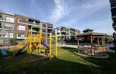 Değirmenderede Ebeveyn Banyolu Havuzlu Donanımlı Site İçinde 2+1