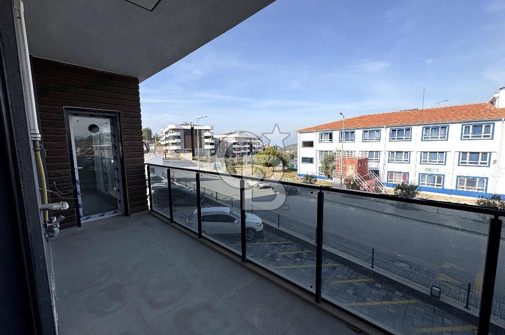 Değirmenderede Ebeveyn Banyolu Havuzlu Donanımlı Site İçinde 2+1