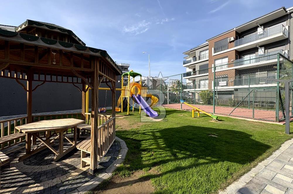 Değirmenderede Ebeveyn Banyolu Havuzlu Donanımlı Site İçinde 2+1