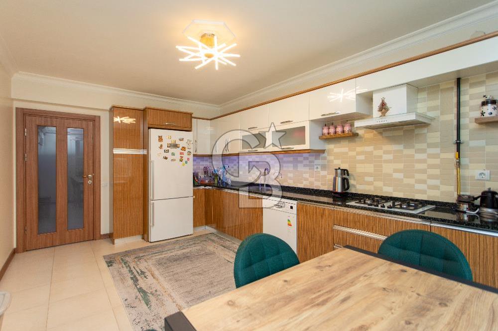 Menemen Uğur Mumcu Mah. Site İçerisinde Satılık 4+1 Daire