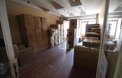 Fatih Süleymaniye Nezih Bey İş Hanında Giriş Üstü Dükkan