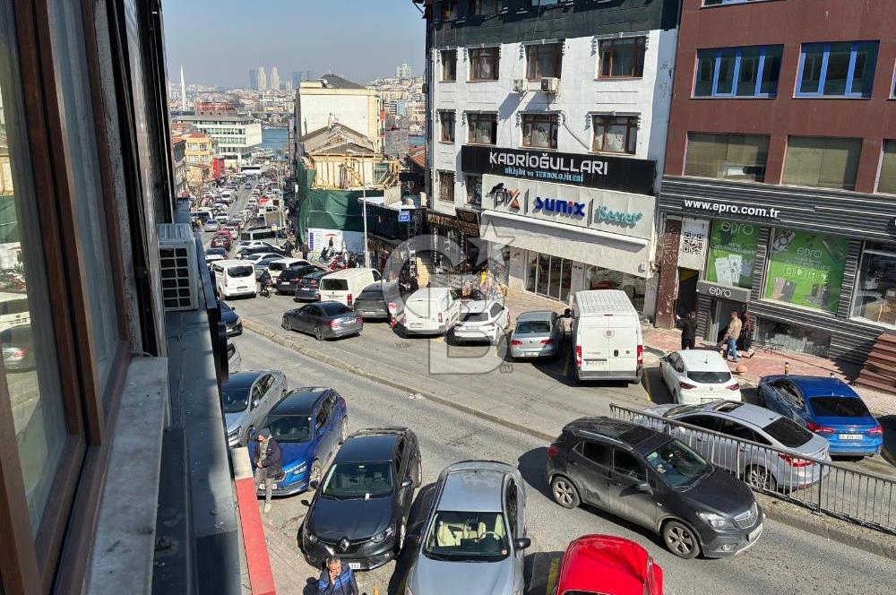 Fatih Süleymaniye Nezih Bey İş Hanında Giriş Üstü Dükkan