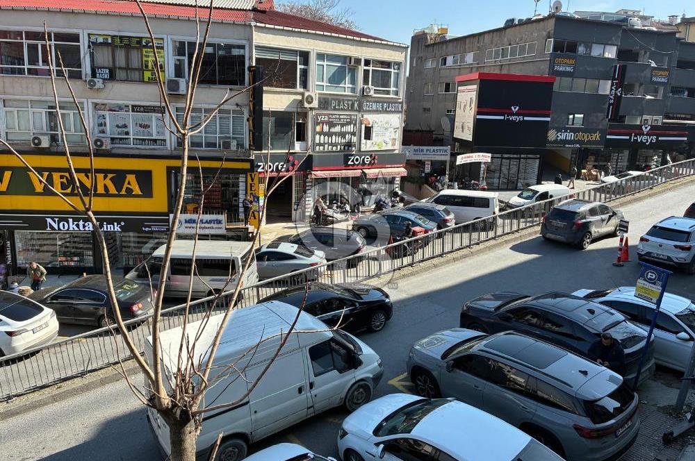 Fatih Süleymaniye Nezih Bey İş Hanında Giriş Üstü Dükkan