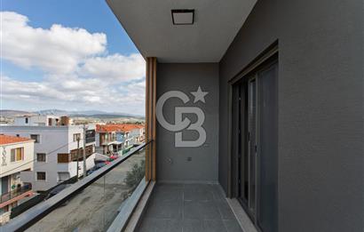 Foça Kazım Dirik Mah. 2+1 Kiralık Sıfır Açık Mutfak Daire