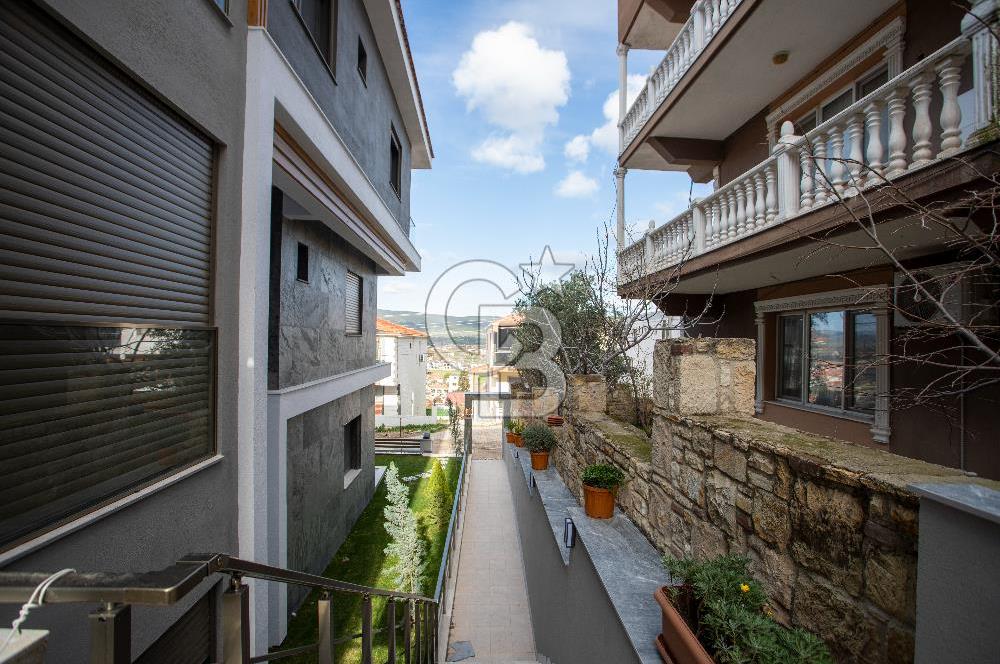 Foça Kazım Dirik Mah. 2+1 Kiralık Sıfır Açık Mutfak Daire