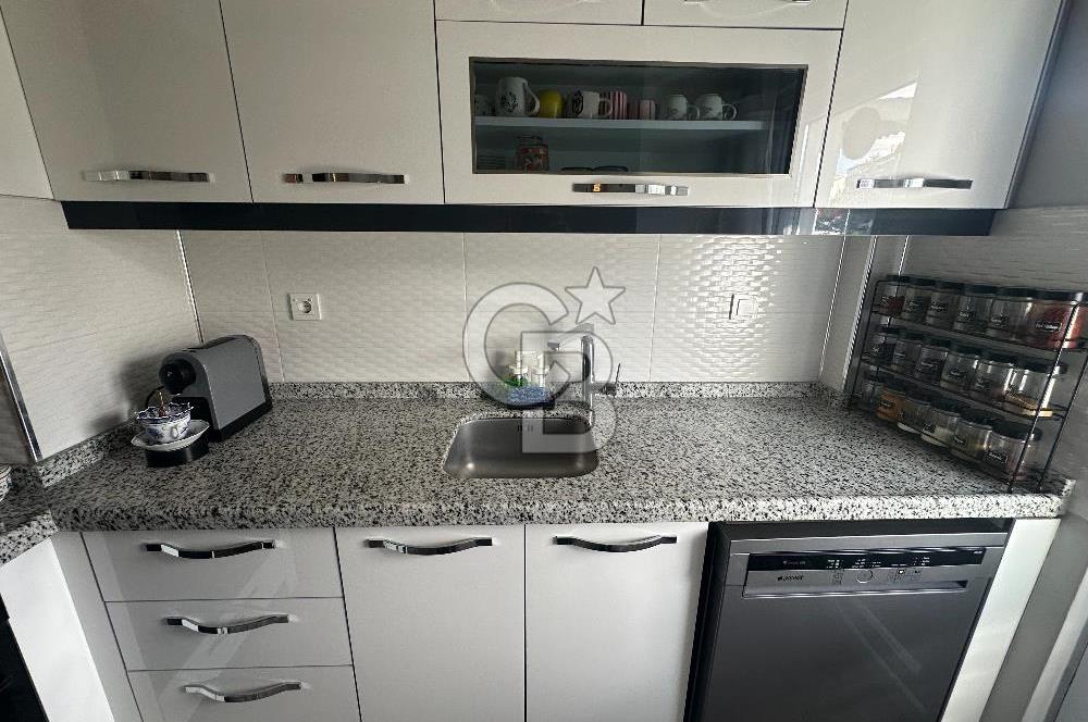 Y.Kemal Cad.Üzerinde, Yenilenmiş, Eşyasız,Boş,110 m² Kiralık 2+1