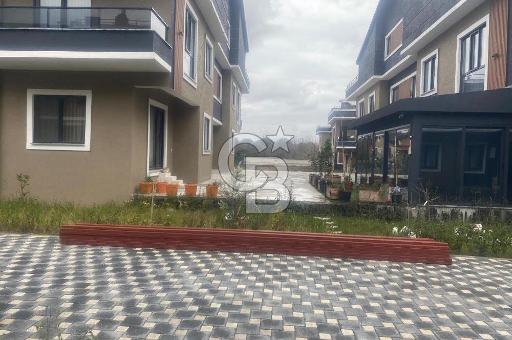 YALOVA ALTINOVA SARALKENT DENİZE YÜRÜME MESAFEDE SATILIK 2+1