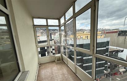 İZMİT ÇARŞI MERKEZDE KİRALIK ARAKAT 2+1 DAİRE.