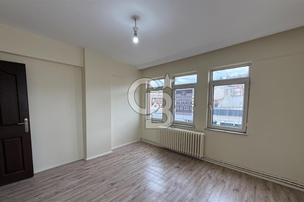 İZMİT ÇARŞI MERKEZDE KİRALIK ARAKAT 2+1 DAİRE.