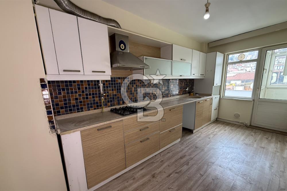 İZMİT ÇARŞI MERKEZDE KİRALIK ARAKAT 2+1 DAİRE.