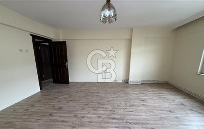 İZMİT ÇARŞI MERKEZDE KİRALIK ARAKAT 2+1 DAİRE.