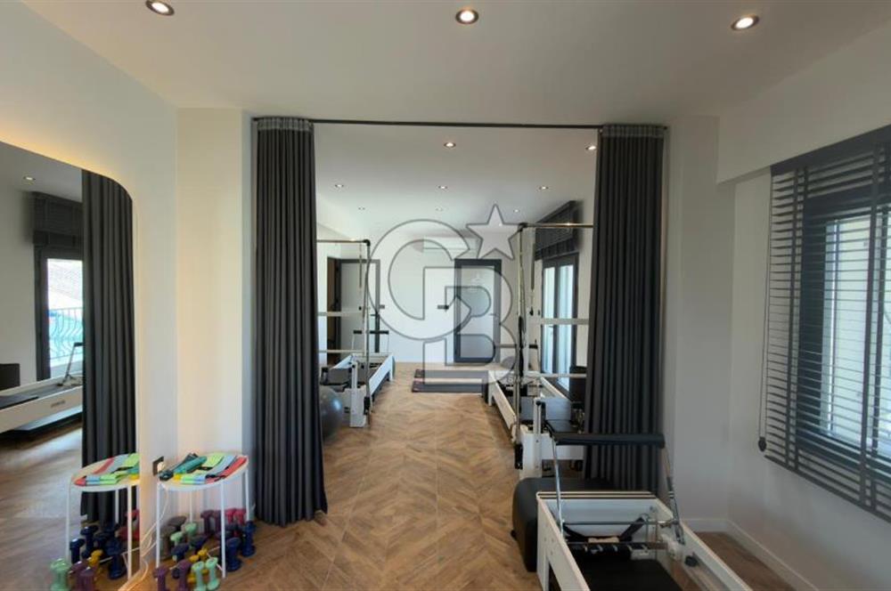 Alsancak Şehitler Caddesi Cepheli 3 Katlı  Satılık Komple Bina