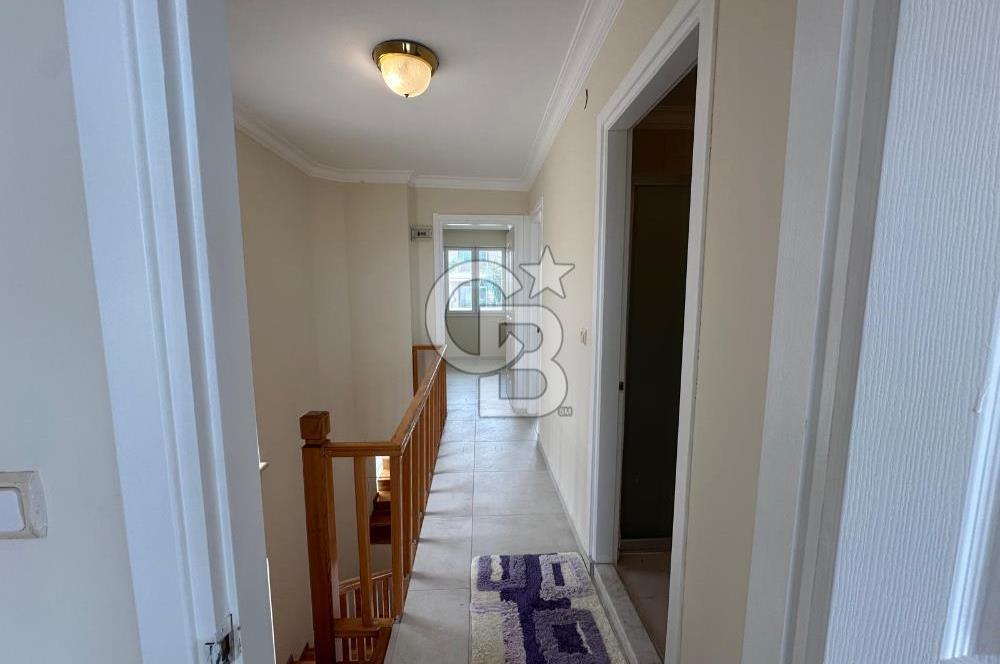 Çeşme Alaçatı `da Havuzlu Site İçerisinde 3+1 Kiralık Villa