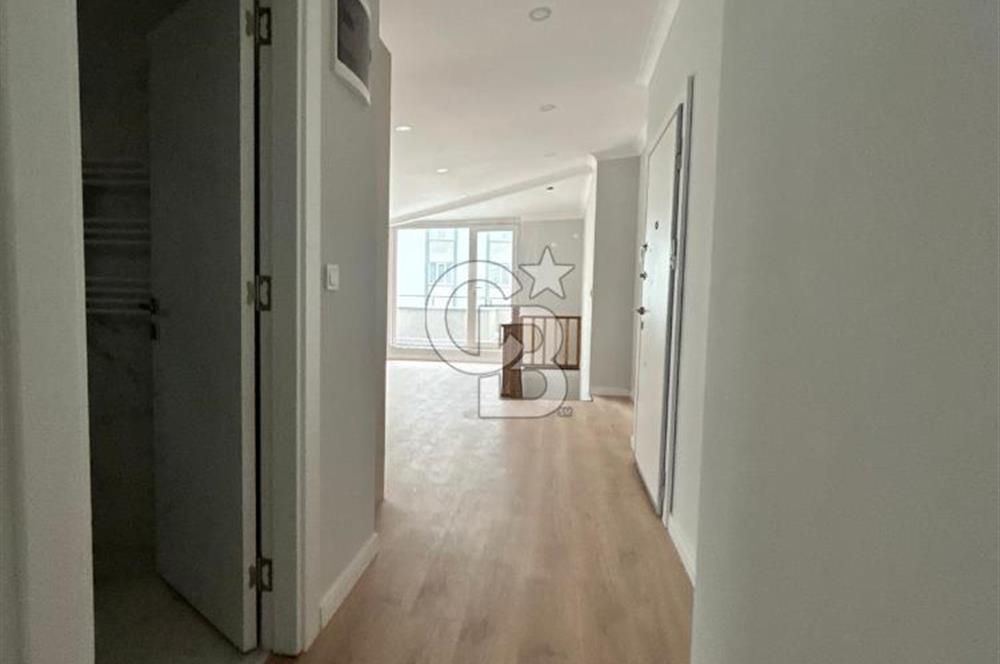 Kartal'da Sahile ve Ulaşıma Yakın 3+1 Çift Banyolu Dubleks Daire