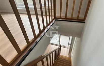 Kartal'da Sahile ve Ulaşıma Yakın 3+1 Çift Banyolu Dubleks Daire