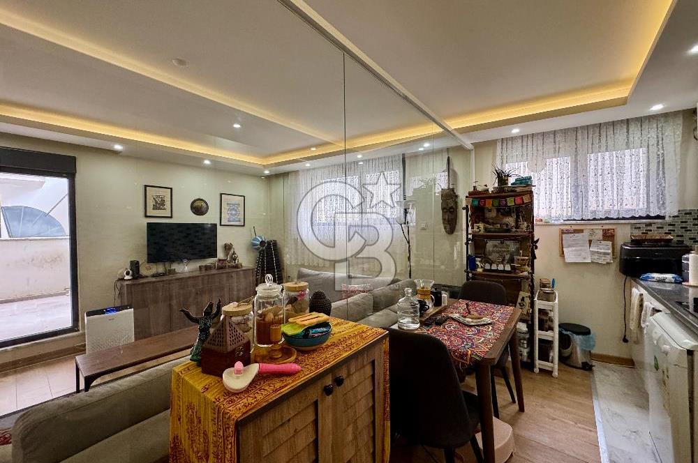 ALTINTEPE’DE GENÇ BİNADA ÖZEL TERASLI BAKIMLI 1+1 DAİRE