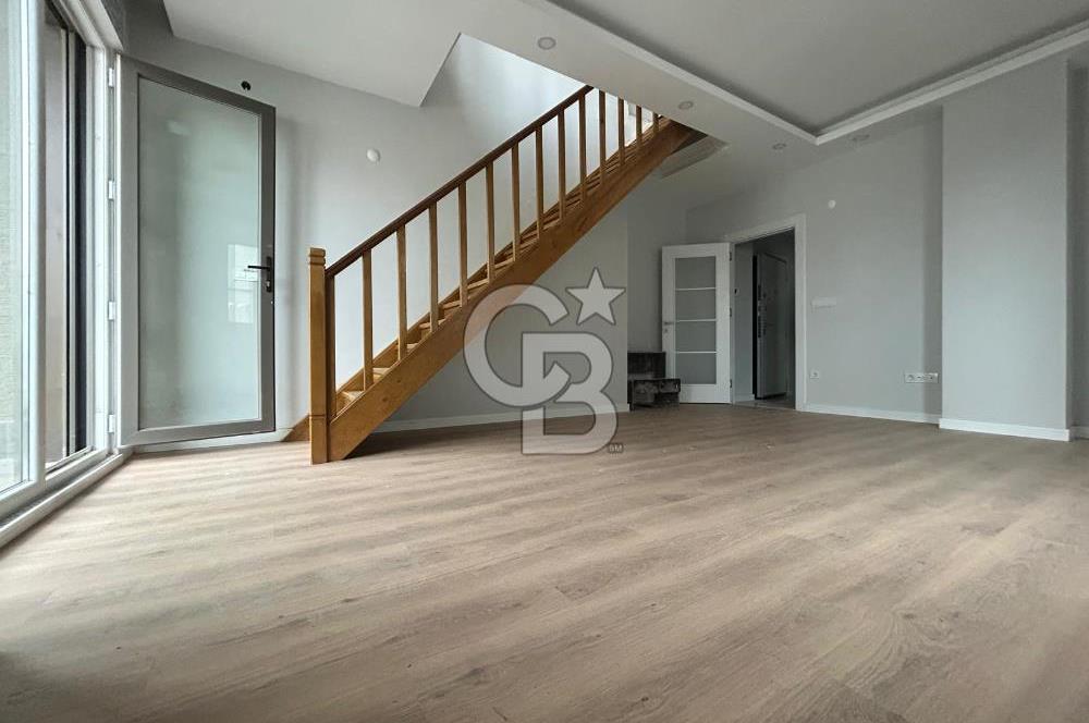 Kartal'da Sahile ve Ulaşıma Yakın 3+1 Çift Banyolu Dubleks Daire