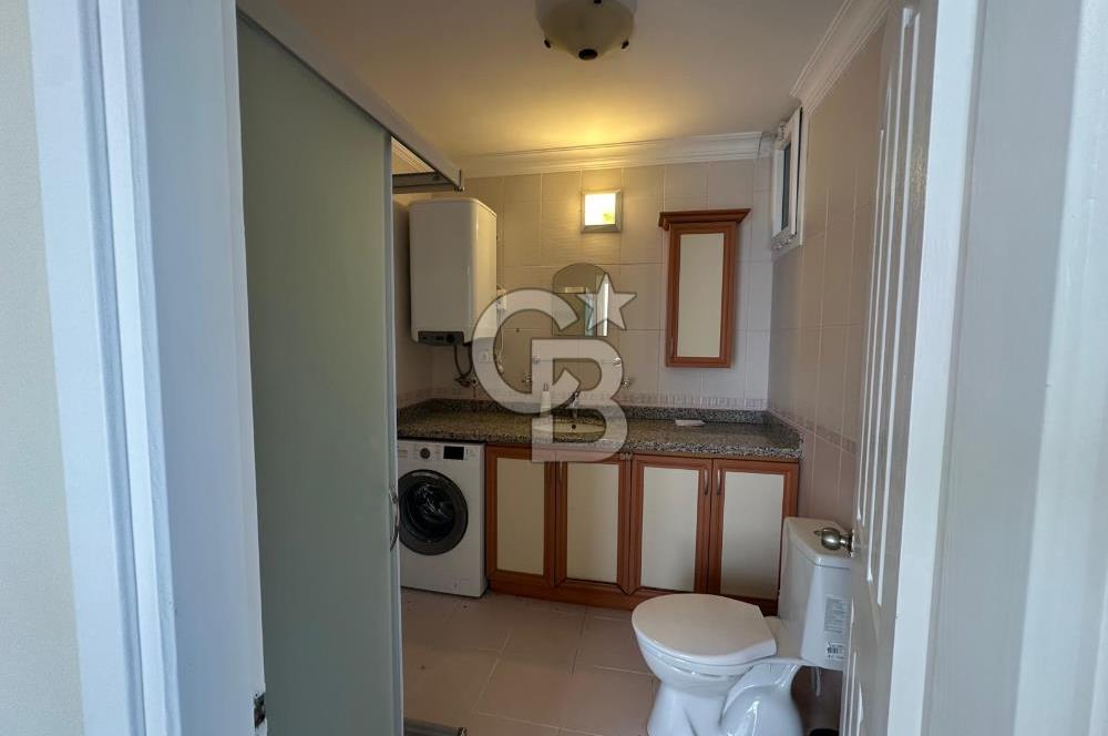 Çeşme Alaçatı `da Havuzlu Site İçerisinde 3+1 Kiralık Villa