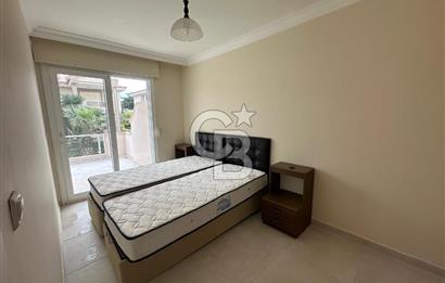 Çeşme Alaçatı `da Havuzlu Site İçerisinde 3+1 Kiralık Villa