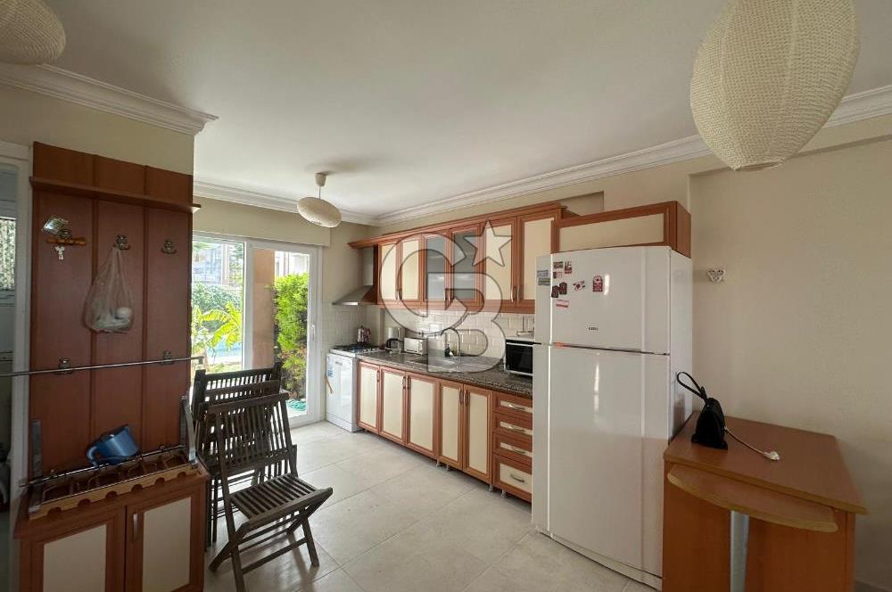 Çeşme Alaçatı `da Havuzlu Site İçerisinde 3+1 Kiralık Villa