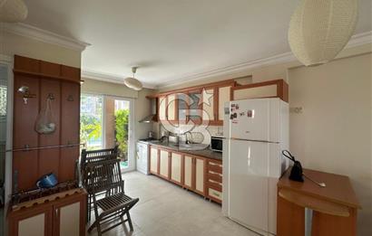 Çeşme Alaçatı `da Havuzlu Site İçerisinde 3+1 Kiralık Villa