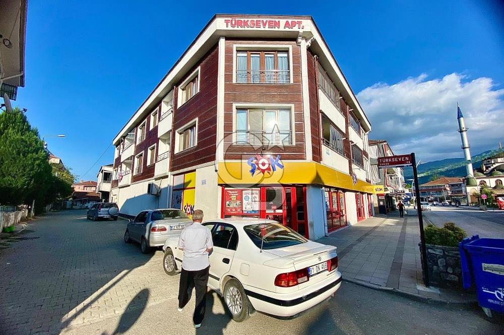 GÖLYAKA MERKEZ'DE KURUMSAL KİRACILI 452 m² SATILIK İŞYERİ