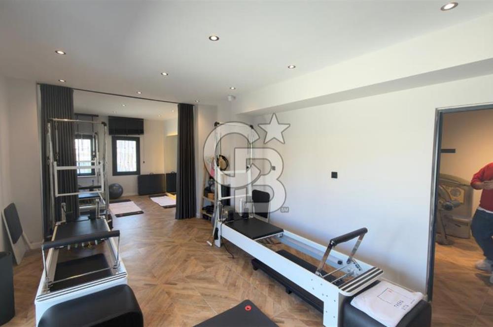 Alsancak Şehitler Caddesi Cepheli 3 Katlı  Satılık Komple Bina