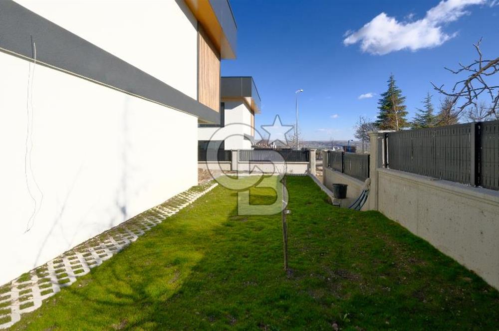 Etimesgut Yurtkent Villaları'nda Satılık 6+2 Lüks Villa
