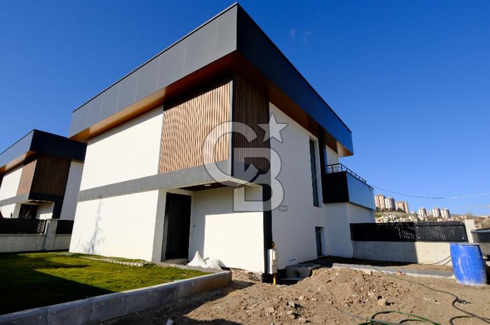 Etimesgut Yurtkent Villaları'nda Satılık 6+2 Lüks Villa