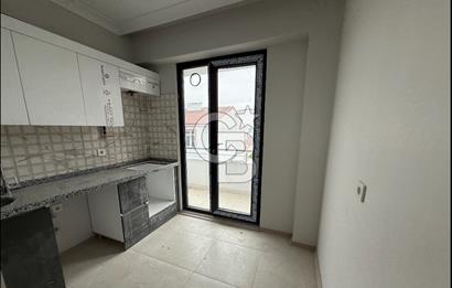 KREDİYE UYGUN; YAHYAKAPTAN'A KOMŞU, TRAMVAYA YAKIN, ÇATI DUBLEKS