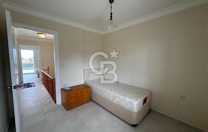 Çeşme Alaçatı `da Havuzlu Site İçerisinde 3+1 Kiralık Villa