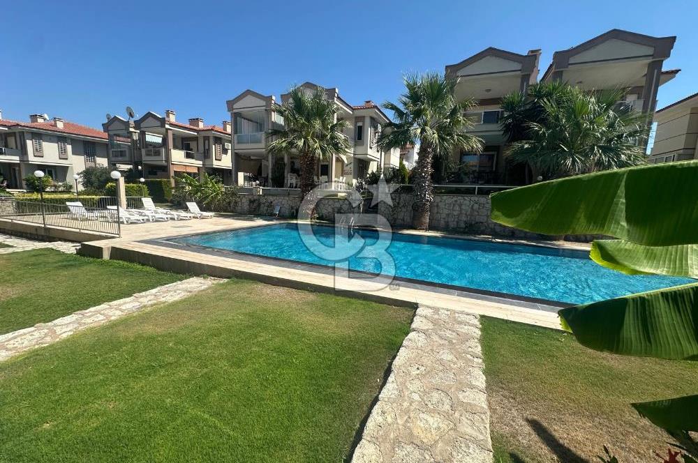 Çeşme Alaçatı `da Havuzlu Site İçerisinde 3+1 Kiralık Villa