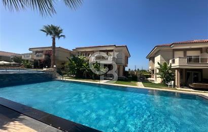 Çeşme Alaçatı `da Havuzlu Site İçerisinde 3+1 Kiralık Villa