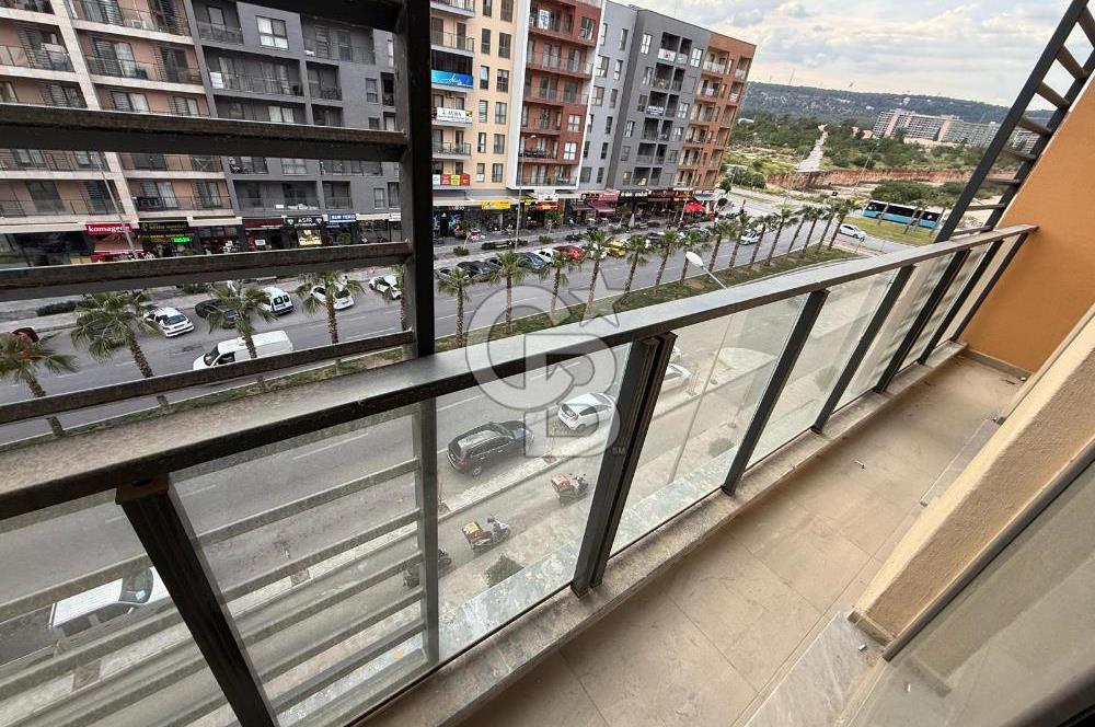 SUR YAPI SURCADDE 'DE CADDE MANZARALI KİRALIK 1+1 BALKONLU DAİRE