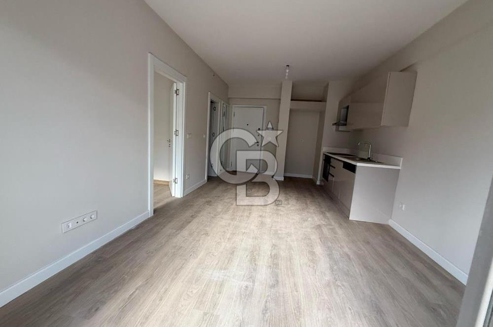 SUR YAPI SURCADDE 'DE CADDE MANZARALI KİRALIK 1+1 BALKONLU DAİRE