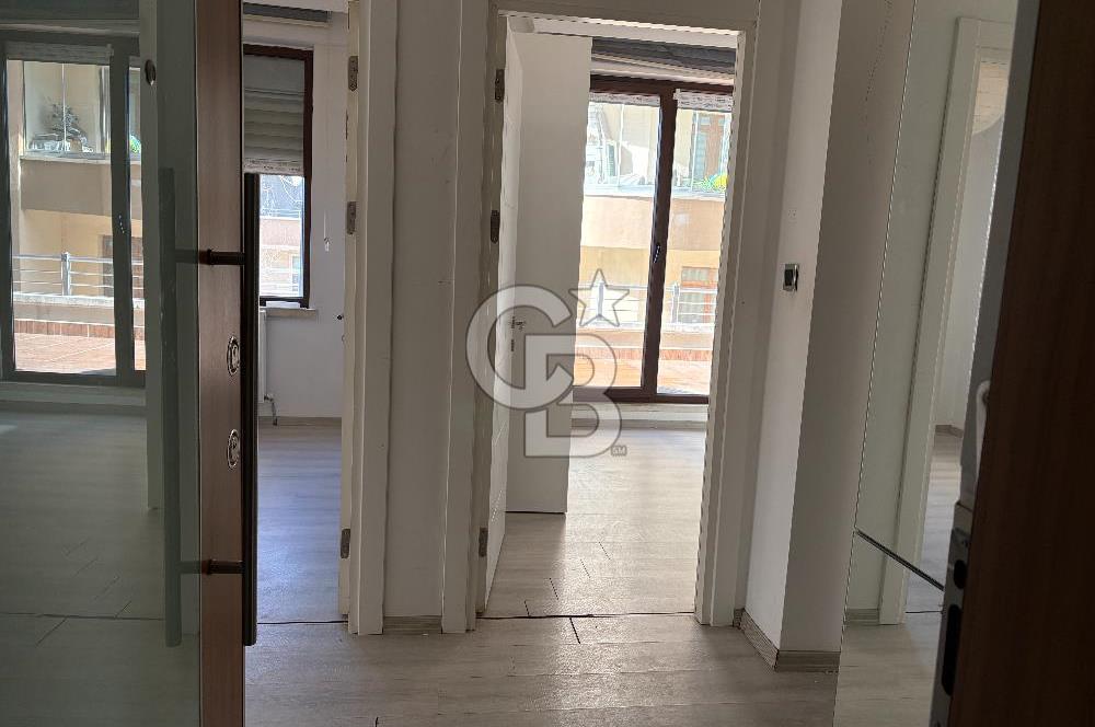 ALEKSANDER DUBÇEK CADDESİ TERASLI SATILIK 2+1 DAİRE