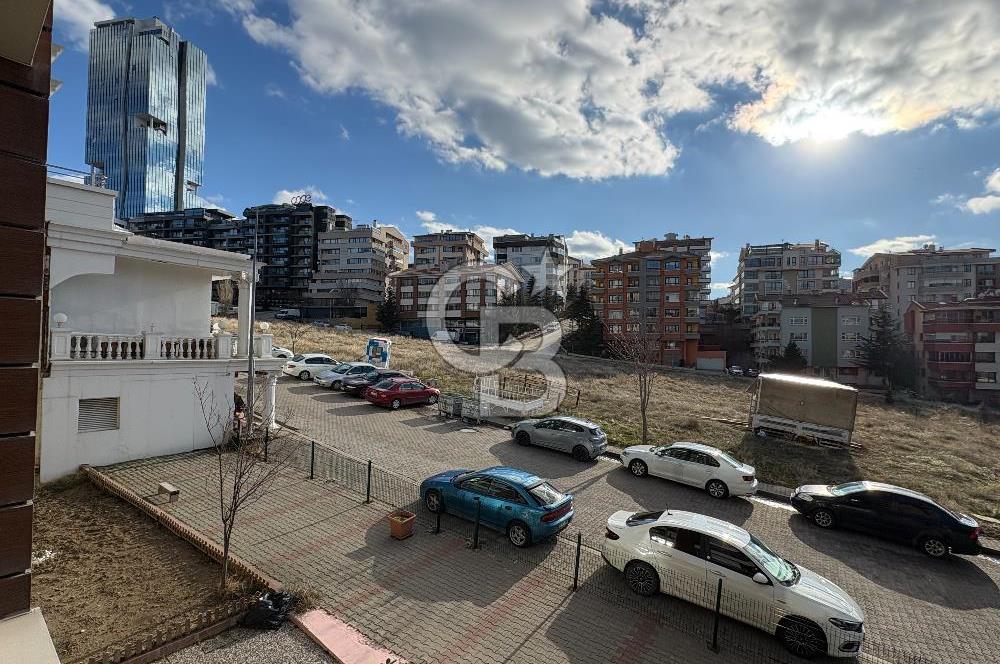 ALEKSANDER DUBÇEK CADDESİ TERASLI SATILIK 2+1 DAİRE