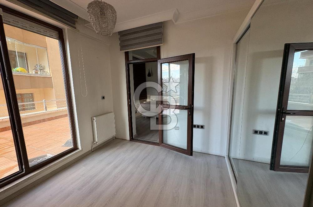 ALEKSANDER DUBÇEK CADDESİ TERASLI SATILIK 2+1 DAİRE