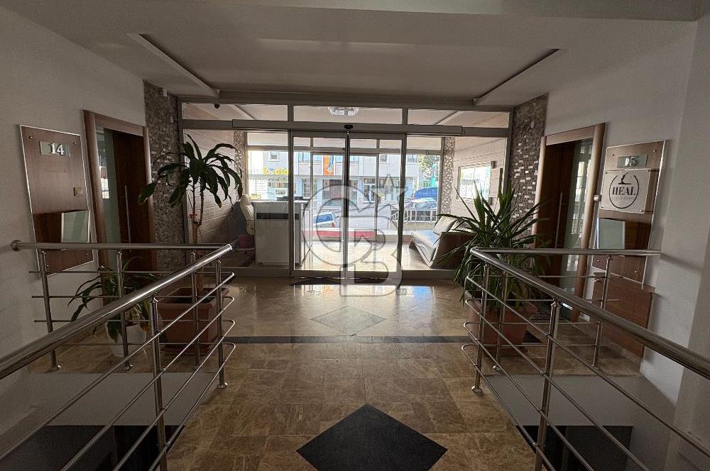 ALEKSANDER DUBÇEK CADDESİ TERASLI SATILIK 2+1 DAİRE