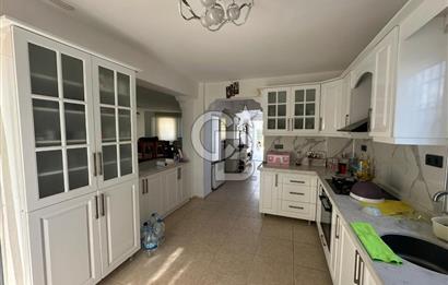 Denize 100m Özel Havuzlu 920m2 Arsada Şömineli Satılık 4+1 Villa