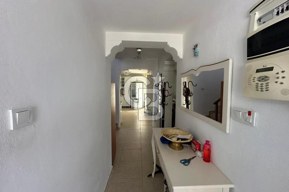 Denize 100m Özel Havuzlu 920m2 Arsada Şömineli Satılık 4+1 Villa