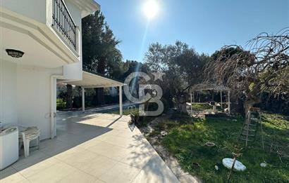 Denize 100m Özel Havuzlu 920m2 Arsada Şömineli Satılık 4+1 Villa