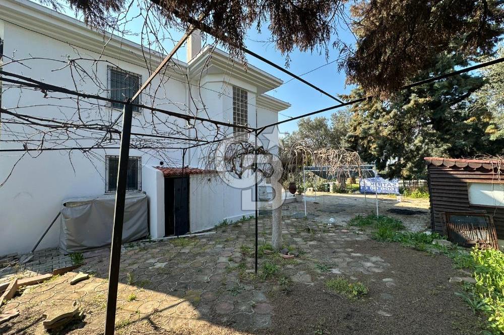 Denize 100m Özel Havuzlu 920m2 Arsada Şömineli Satılık 4+1 Villa