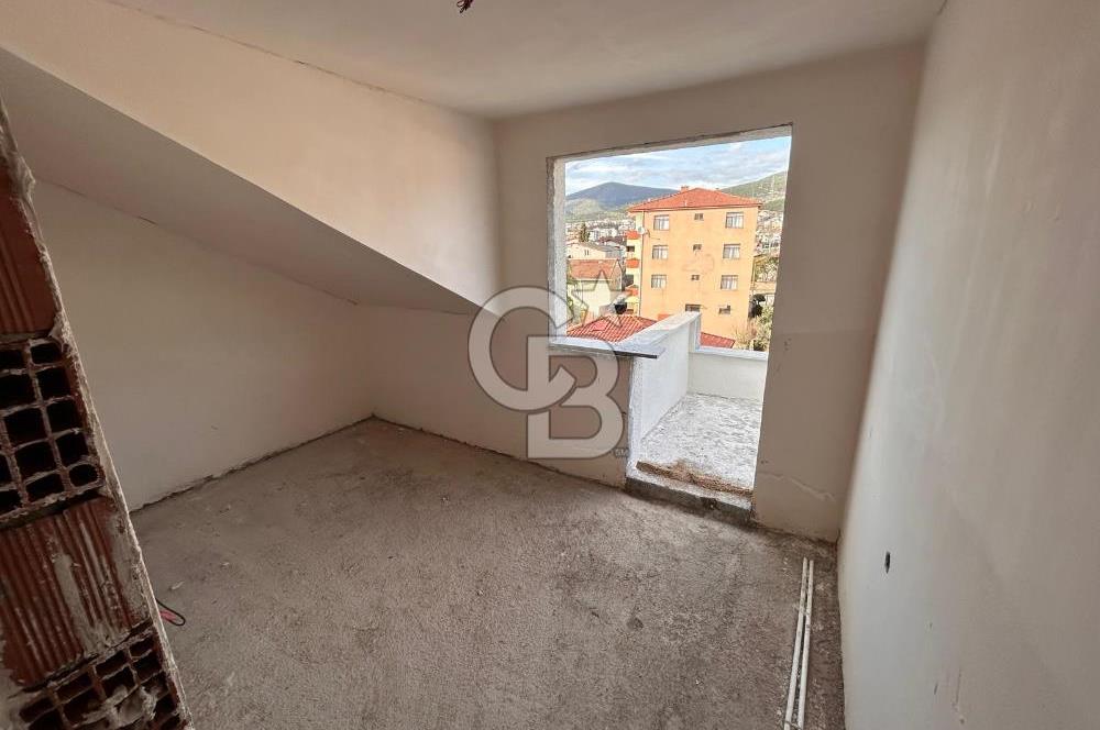 DERİNCE ESENTEPE SATILIK 4+1 ÇATI DUBLEKS DAİRE