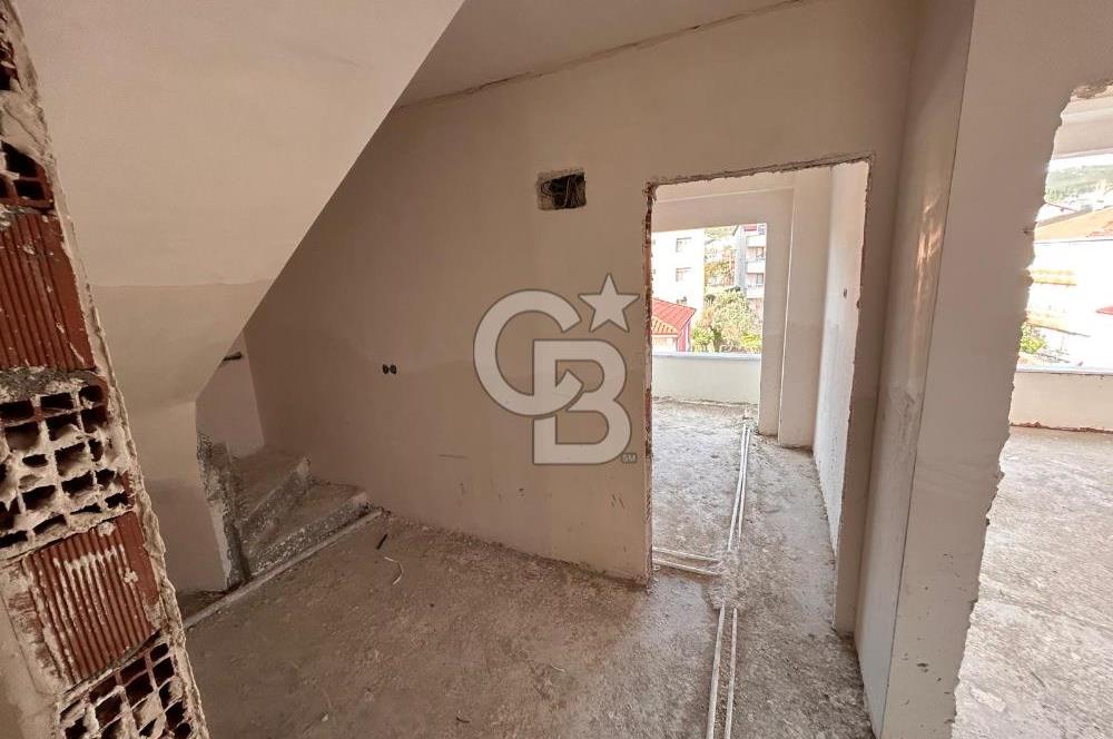 DERİNCE ESENTEPE SATILIK 4+1 ÇATI DUBLEKS DAİRE